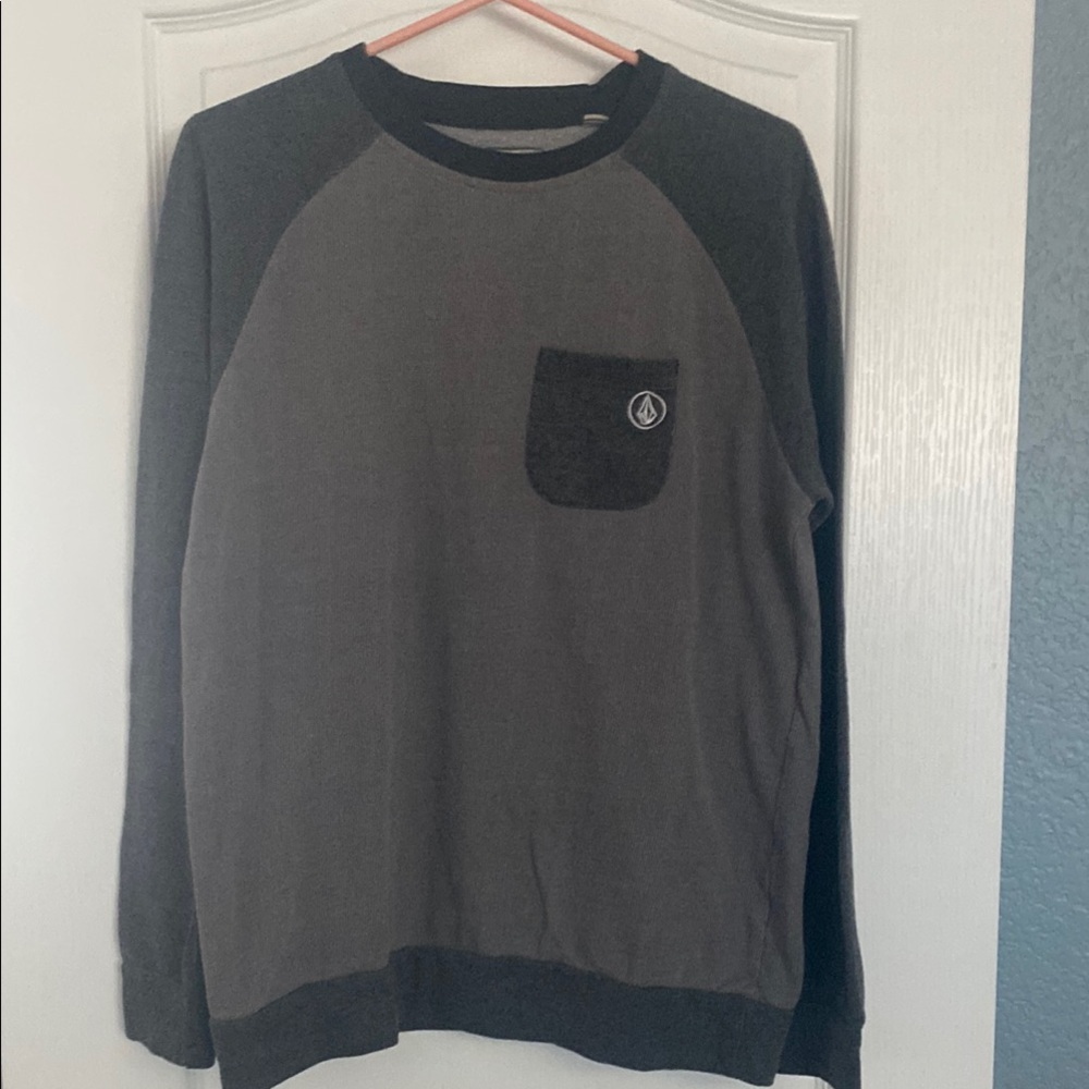 Volcom men's Gray Sweater with Pocket